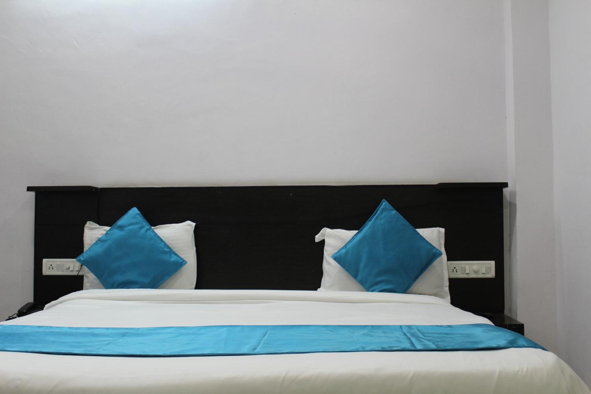 Hotel Quality Time Udaipur Exterior photo